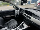 BMW Řada 3 3 Lim. 330i xDrive/Automatik/Navi/1.Hand