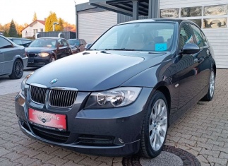 BMW Řada 3 i xDrive LEDER PDC WENIG KM